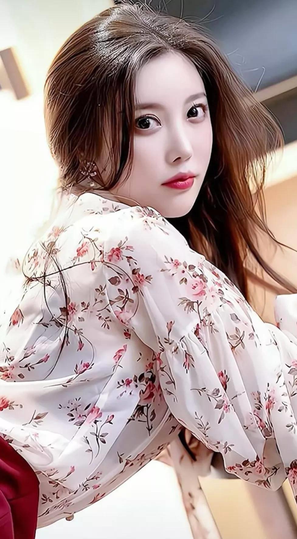 Yang Chenchen: the new legendary queen in the fashion industry - iMedia