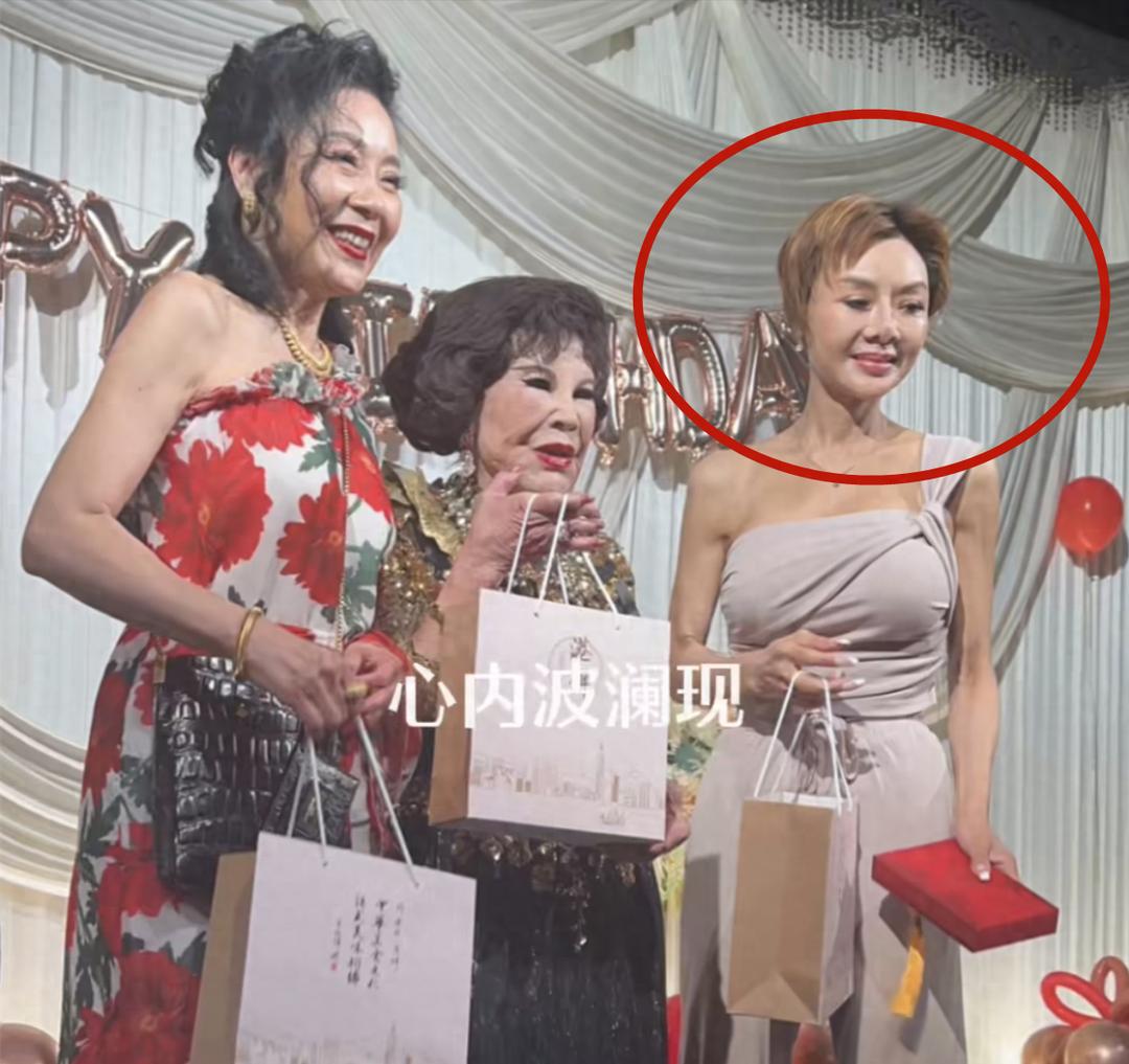“Huang Rong” Wei Qiuhua turns out to be a star-studded 65th birthday