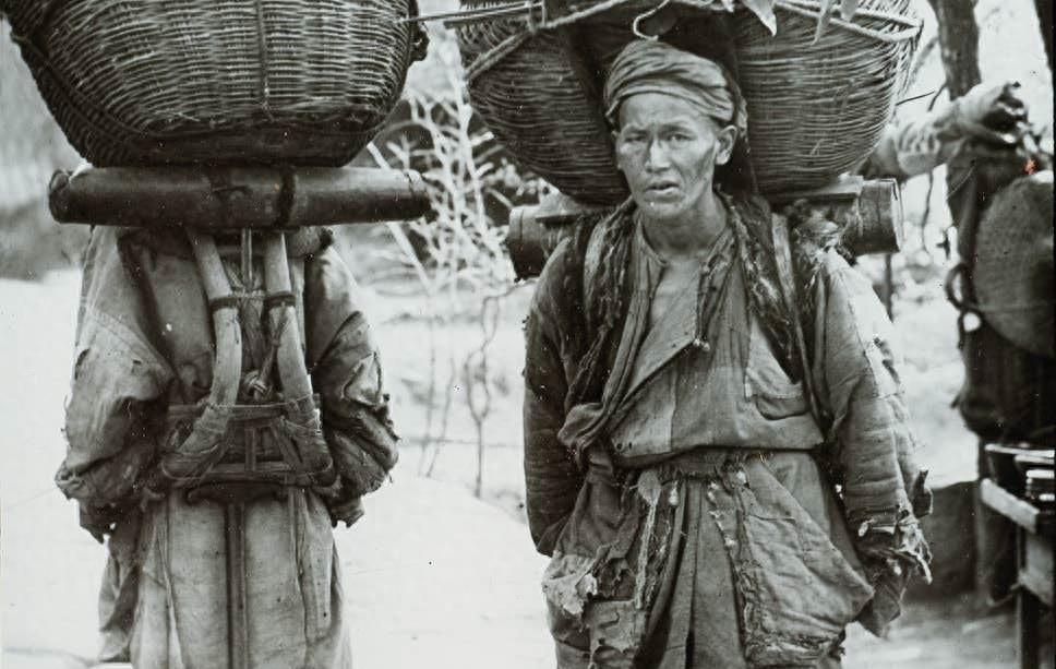 The absurd behavior of a father and son in the Qing Dynasty shows that