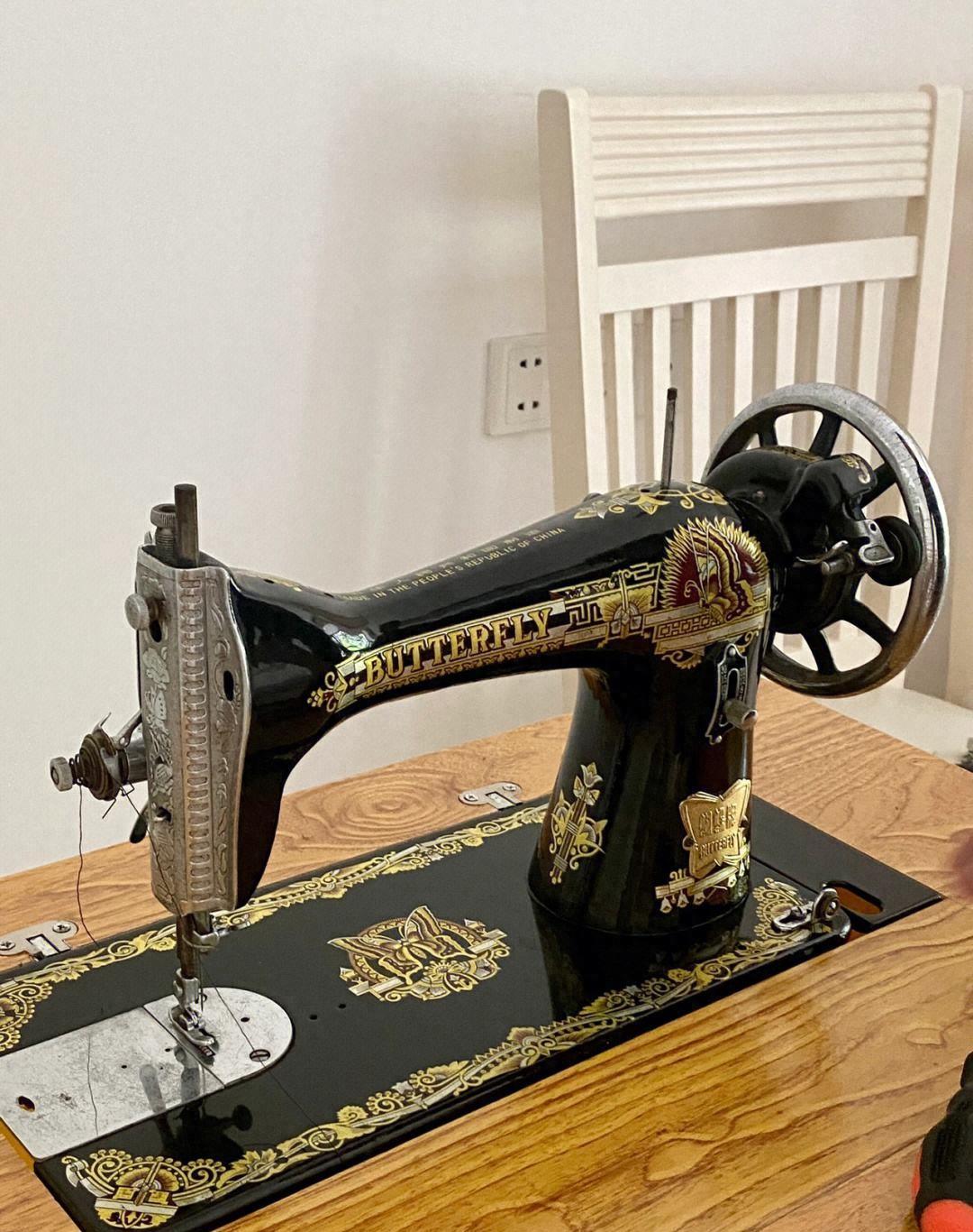 In the 1980s, the price of a sewing machine was 127 yuan. How much is