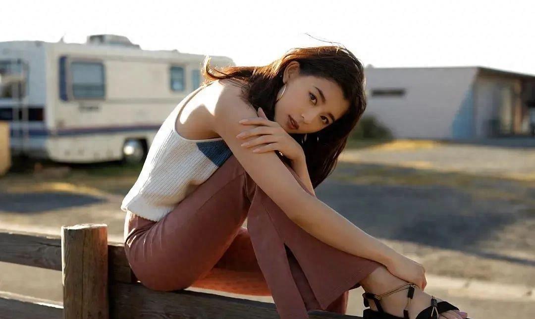 Aya Asahina Known as "Japanese Cecilia Cheung", she is famous in Japan for her ninehead figure