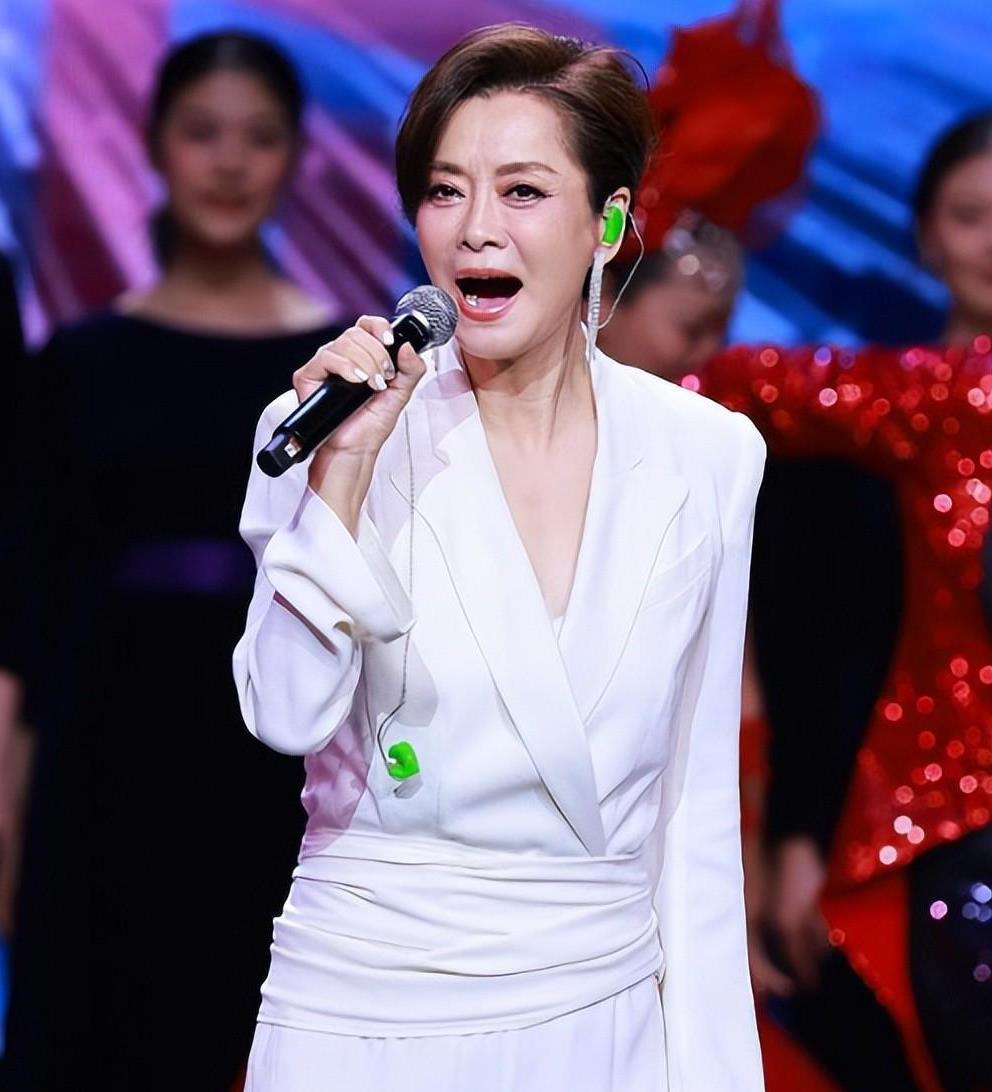 Singer Mao Amin married Xie Zhikun at the age of 40. After her husband ...