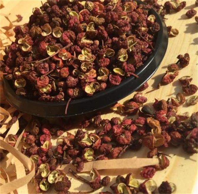 Are Sichuan peppercorns, Sichuan peppercorns and pepper the same thing