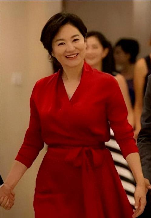 58-year-old Carina Lau met 68-year-old Brigitte Lin and saw the ...