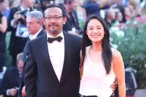 吴启华老婆石洋子:娱乐圈中的夫妻，你所知道的年龄相差最大的是哪一对？