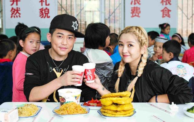李宇春演唱会:同样是超女，何洁演唱会和李宇春张靓颖演唱会差别有多大？