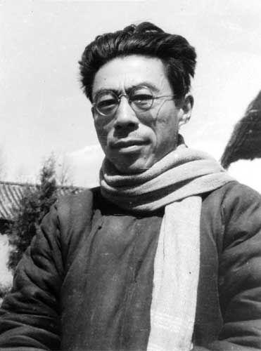 现代诗人有谁:当代的诗人是谁？有什么作品吗？