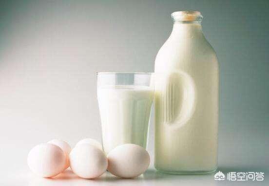 女性喝牛奶有什么坏处:女性养生多喝牛奶对不对，有副作用吗？