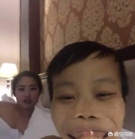 网红直播油漆洗澡,经抢救无效死亡,你还在羡慕主播吗？