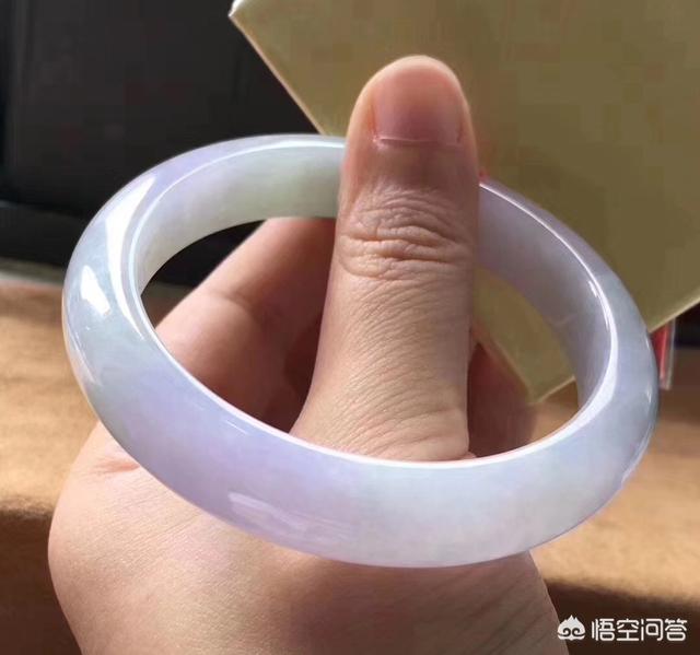 新疆碧玉手镯一般多少钱,一万五预算，能买个什么样的玉镯？