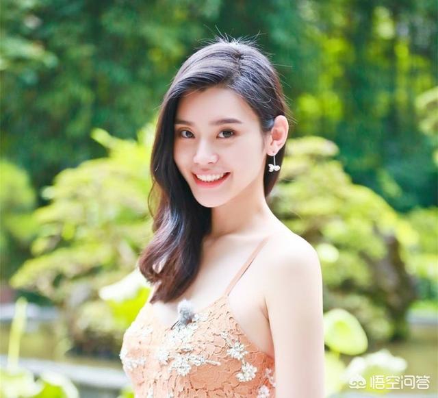 崔始源不喜欢刘雯:为什么在国内超模里，女生多喜欢刘雯，而男生多喜欢奚梦瑶？