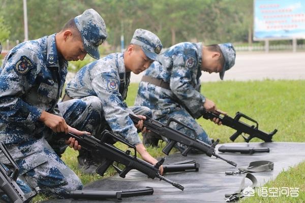 应届毕业生走直招士官好吗？