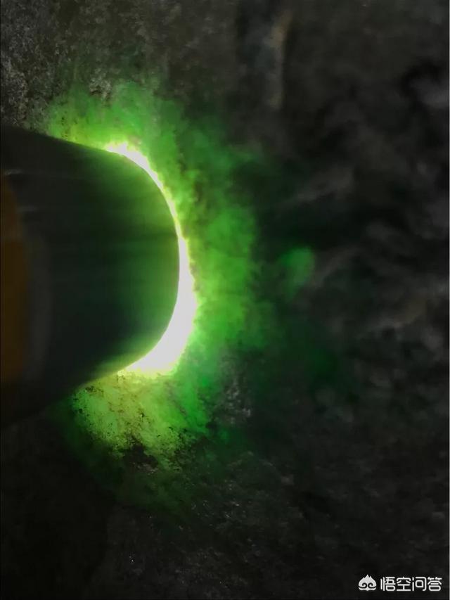 怎么看原石里面有玉,怎么看原石里面有没有翠？