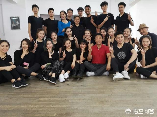 我爱上海 图片 小报:百老汇华裔第一人王洛勇有多厉害?插图5 我爱上海 图片 小报
:百老汇华裔第一人王洛勇有多厉害?