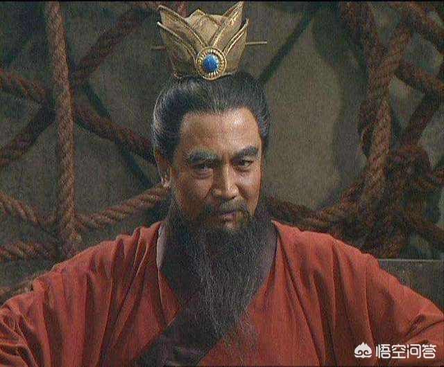 曹操挟天子以令诸侯:曹操是如何挟天子以令诸侯的？又是如何被后代称为奸雄的？