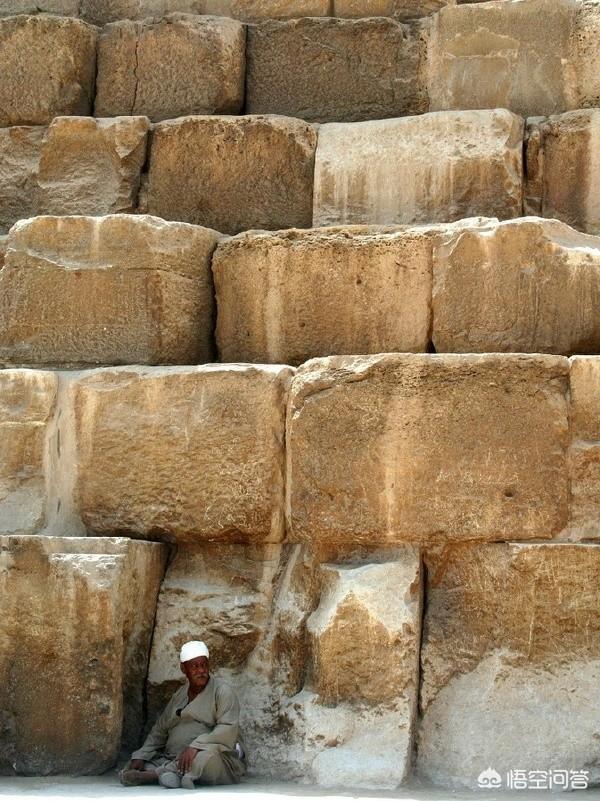 头条问答 - 古埃及的金字塔,在5000年前没水泥时,是怎样建立起来的?