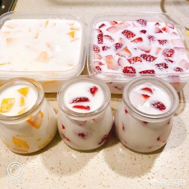 草莓怎么做好吃又简单，草莓奶冻怎么做比较好吃