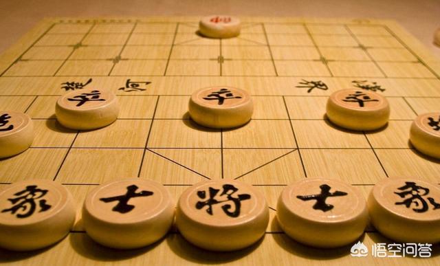 《英雄联盟》中为什么召唤师峡谷地图不大,很多人就是玩不腻？