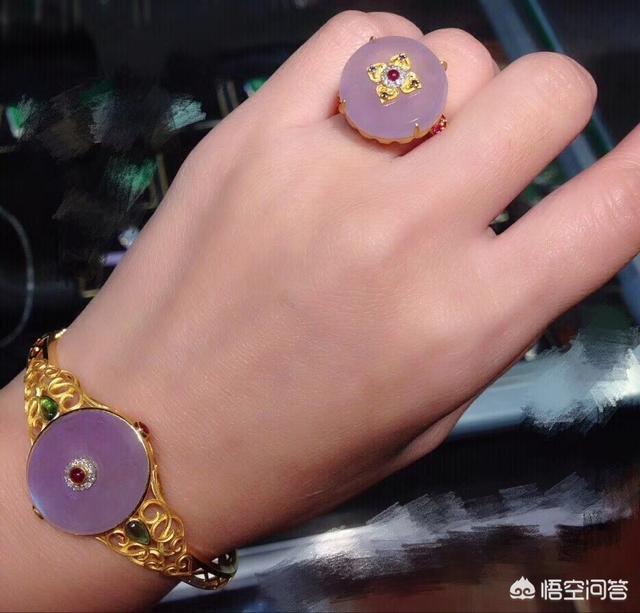 怎样保养玉石才有光泽,翡翠挂件没有光泽怎么解决？