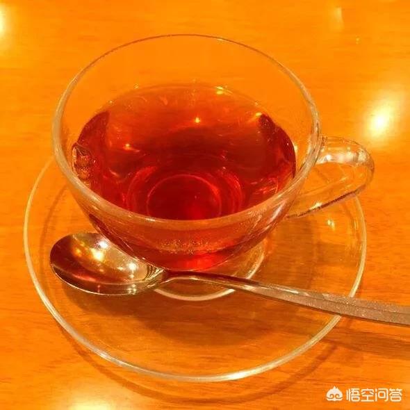 绿茶加蜂蜜对身体有啥好处，爱喝茶叶水，茶水加蜂蜜养胃吗
