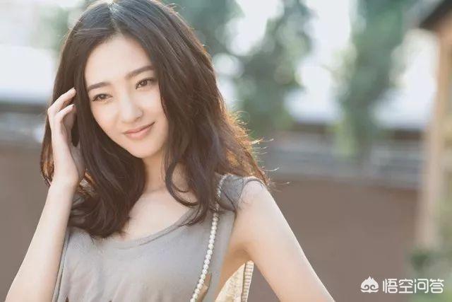 林更新盖玥希恋情疑曝光:王丽坤会是林更新愿意公开的第一个女朋友吗？