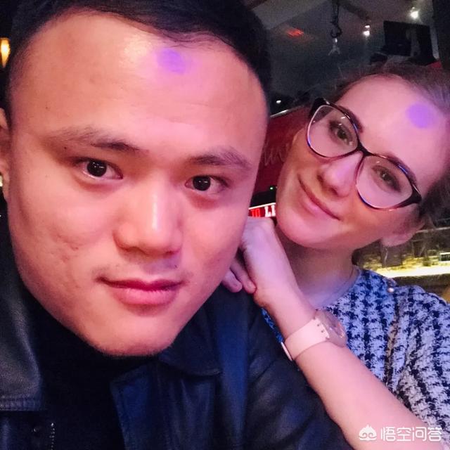 俄罗斯美女与大黄狗:俄罗斯美女嫁中国是否是彻头彻尾地媒体炒作的谎言？