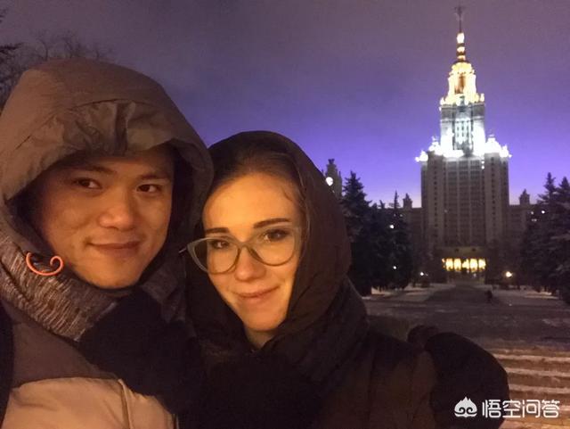 俄罗斯美女与大黄狗:俄罗斯美女嫁中国是否是彻头彻尾地媒体炒作的谎言？
