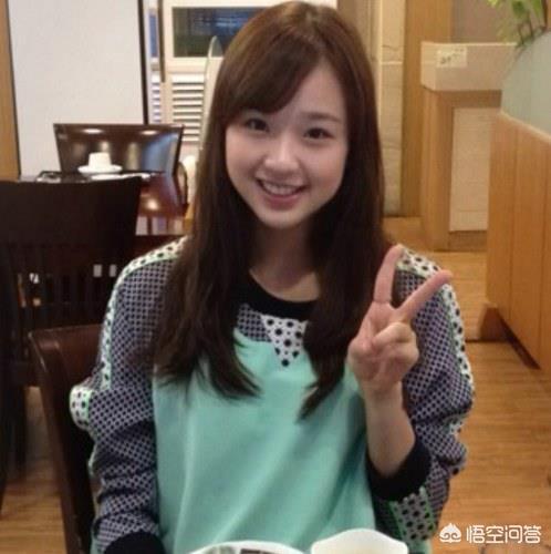 浅田真央:有人说孙妍被有些人称为“亚洲体坛最美运动员”，对此你怎么看？
