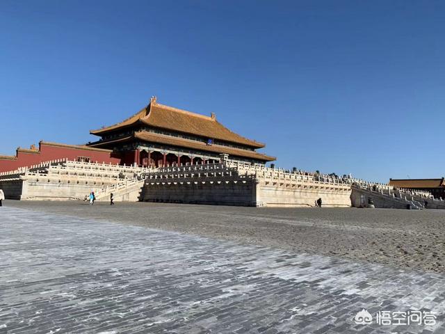 清朝皇帝每天上朝是在乾清宫还是在太和殿？