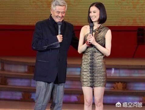 杨子为什么会看上黄圣依:黄圣依首晒一家四口全家福，她和杨子到底什么时候在一起的？