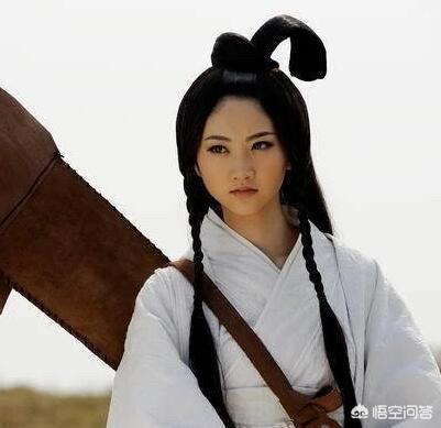 冯佳晨:你们想看关于汉服哪些小知识呢？有什么想要了解的吗？