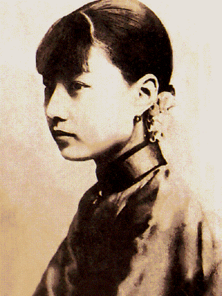历史上杜月笙娶5房太太，育10子女，后代近况如何？