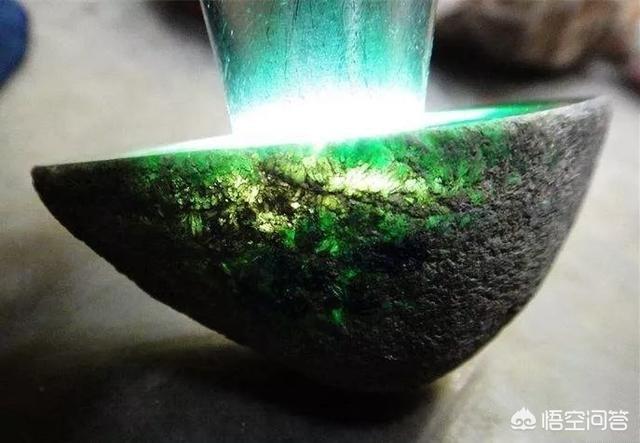 各场口翡翠原石特点,后江场口翡翠原石有些什么特点？