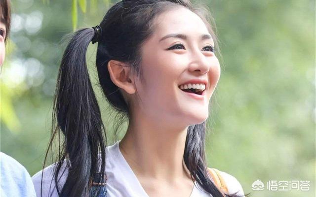 吴昕和张远:2017COSMO时尚美丽盛典，吴昕潘玮柏红毯造型怎么样