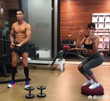 c罗与女友已完婚:意大利《米兰体育报》披露了C罗在尤文的一天日程，你如何看待