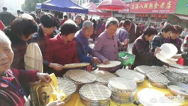 摆地摊卖什么好:摆地摊卖什么最赚钱而且很受欢迎