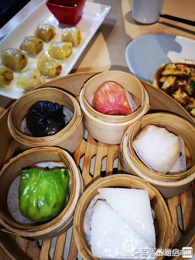 水晶虾仁:水晶虾饺的做法 做虾饺时，怎样和面才能让做出来的虾饺呈半透明状？