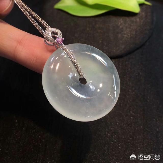 淘宝直播找李诞有什么用，李诞直播大骂粉丝不买衣服都是垃圾，有趣的灵魂经不起深扒了吗