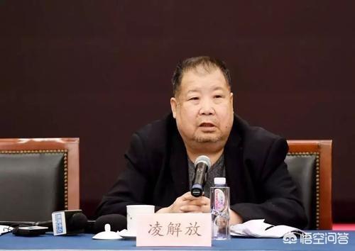 《康熙王朝》中容妃是康熙最喜欢的妃子，为什么会被康熙送入宗人府，后来又杀死所有看见她刷马桶的人？插图49