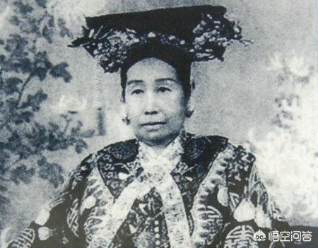 八国联军攻入北京，慌乱西逃的慈禧，为何不忘把珍妃丢进井里淹死？
