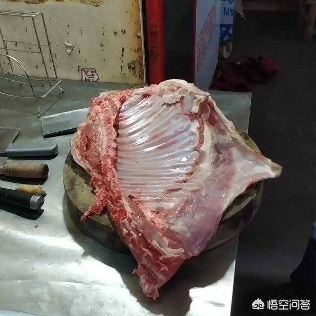 新疆羊肉都是怎么处理和烹饪的，羊肉都膻吗白切羊、清水羊肉好吃吗怎么做才不膻