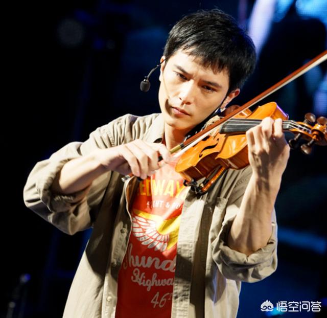 于正发文怼邱泽:于正微博怒怼邱泽，你怎么看？