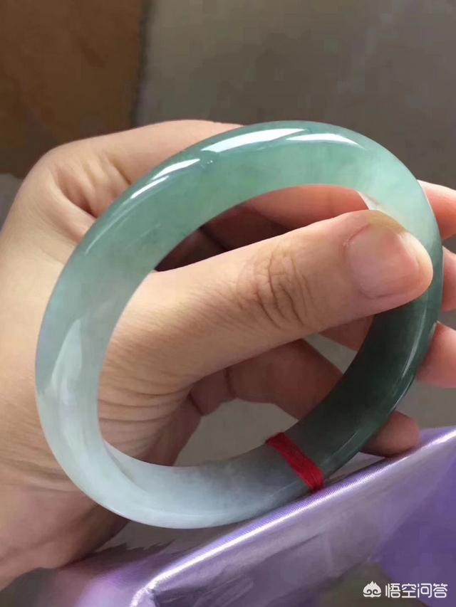 一万元糯冰种翡翠图片,一万左右翡翠值得收藏吗？