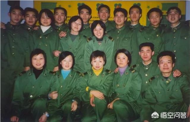 军人基友qq群:有人突然把你拉进了一个同志群，你该怎么办？