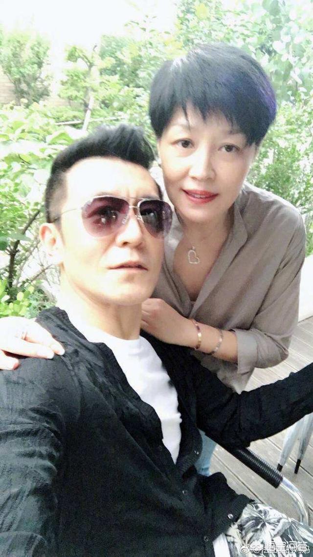 李咏的妻子哈文发文感慨平安是福你有何感慨