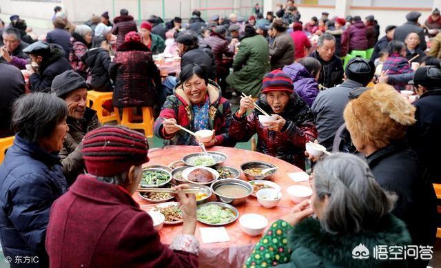茶杯猪图片欣赏:农村办喜事时，客人随礼200元全家都去吃，为何主家还很高兴？