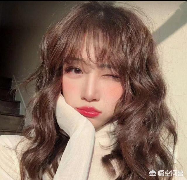 香港哪里能买到克莉丝汀森梳子:如何才能烫出洋气、时尚、减龄的卷发发型？