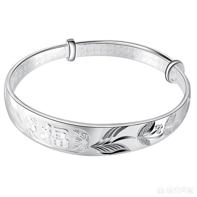 手镯戴不进去解决妙招,银手镯长期不佩戴氧化变黄了，怎么救治？