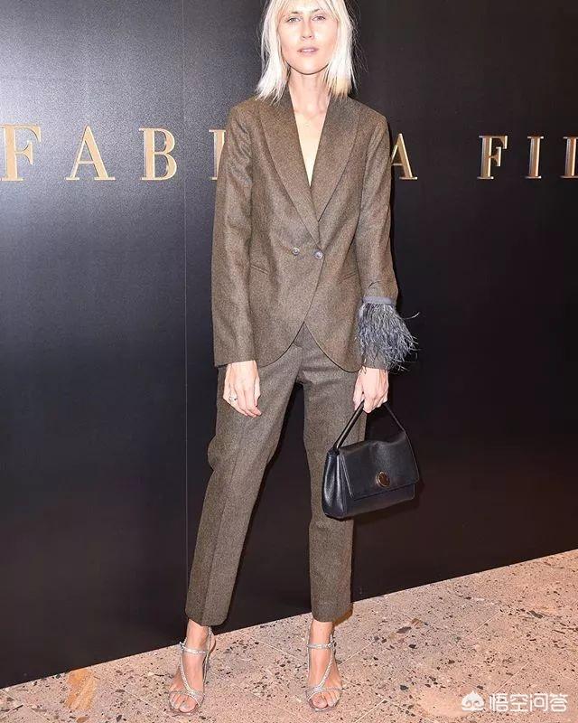 哥弟正品男<a href=https://maguai.com/list/77-0-0.html target=_blank class=infotextkey>女装</a>:哪些品牌的女士大衣值得推荐