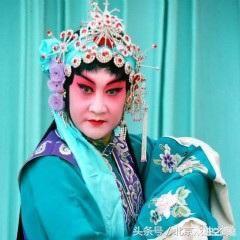 为什么中国传统戏曲里的女人大多是丹凤眼？